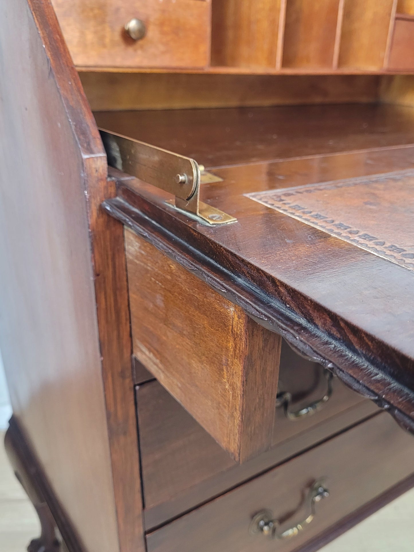 Vintage Writing Bureau Desk Key Lockable Drawers Leather 1930 Delivery Available
